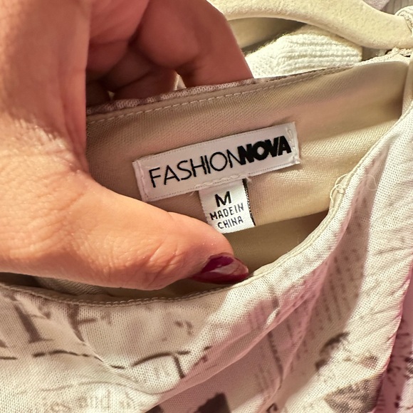 Fashion Nova Black and White Graphic Long Sleeve Dress - Picture 4 of 4